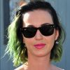 Katy Perry com o cabelo verde, usado para ir ao festival de musica Coachella, em abril de 2014