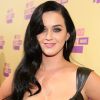 No final de 2012, Katy Perry voltou a exibir os cabelos compridos com ondas marcadas inspirada em onda de red carpet