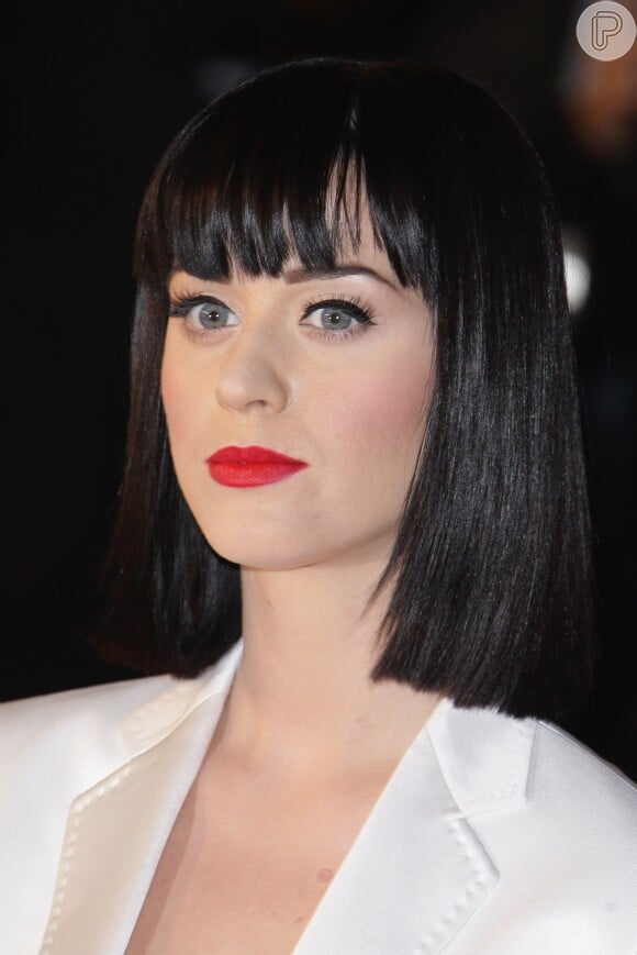 Em janeiro de 2009, no festival de Cannes, Katy Perry deixou os fãs eufóricos ao surgir com o cabelo chanel e franjinha reta