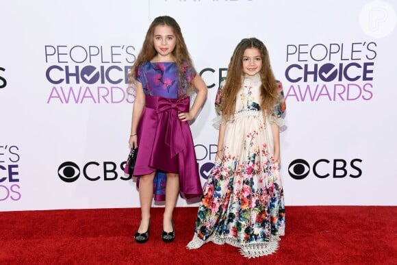 Veja fotos dos looks das irmãs Sofia Jellen e Olivia Jellen no People's Choice Awards, em Los Angeles, nos Estados Unidos, na noite desta quarta-feira, 18 de janeiro de 2017