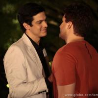 Público pede beijo gay e autor promete surpresa na última cena de 'Amor à Vida'