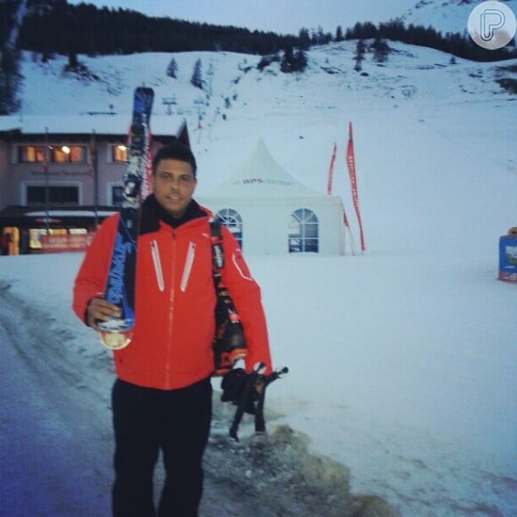 Ronaldo confessou ter levado uns tombos praticando esqui na neve da Suíça