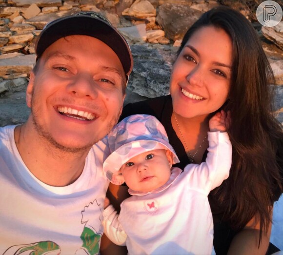 Michel Teló está de férias no Caribe com a filha e a mulher, Thais Fersoza