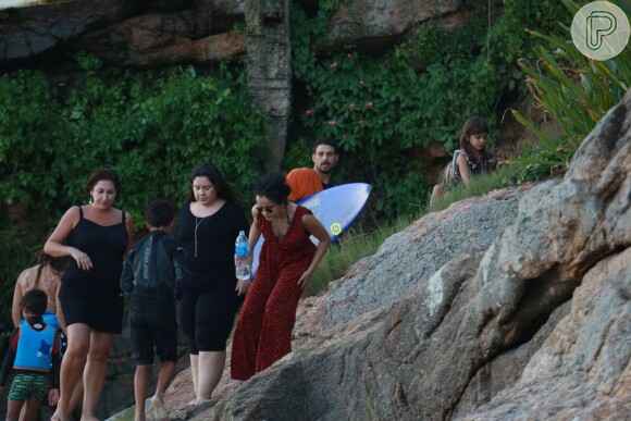 Cauã Reymond e Mariana Goldfarb curtiram a praia da Joatinga, na Zona Oeste do Rio, neste domingo, 12 de fevereiro de 2017