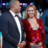 Beyoncé, grávida de gêmeos, chegou acompanhada do marido, Jay-Z, no Grammy 2017