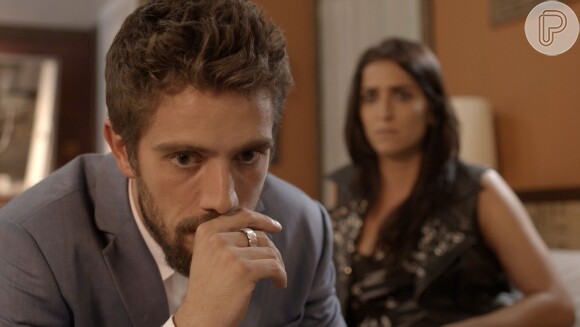 César (Rafael Cardoso) descobre que foi filmado por câmera escondida por Carol (Maria Joana), que queria incriminá-lo, na novela 'Sol Nascente'