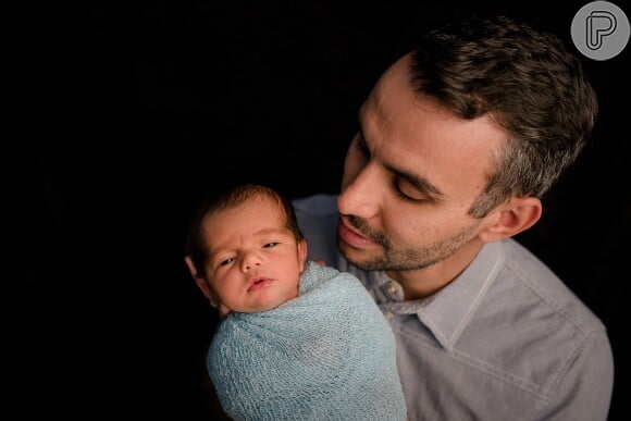 Kelly Key elogiou o marido, Mico Freitas, nos primeiros dias com o bebê: 'Faz arrotar, troca fralda'