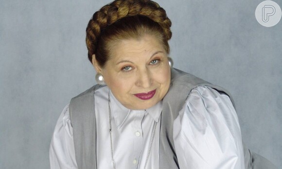 Vic Militello morreu em 28 de janeiro aos 73 anos de câncer. Atriz ficou famosa por interpretar a governanta Helga na novela 'Floribella' (Band, 2005)