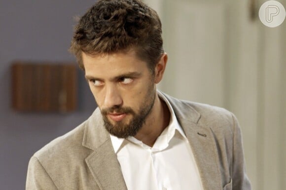 César (Rafael Cardoso), concordando com o plano de Sinhá (Laura Cardoso), pretende se casar com Alice (Giovanna Antonelli), na novela 'Sol Nascente'