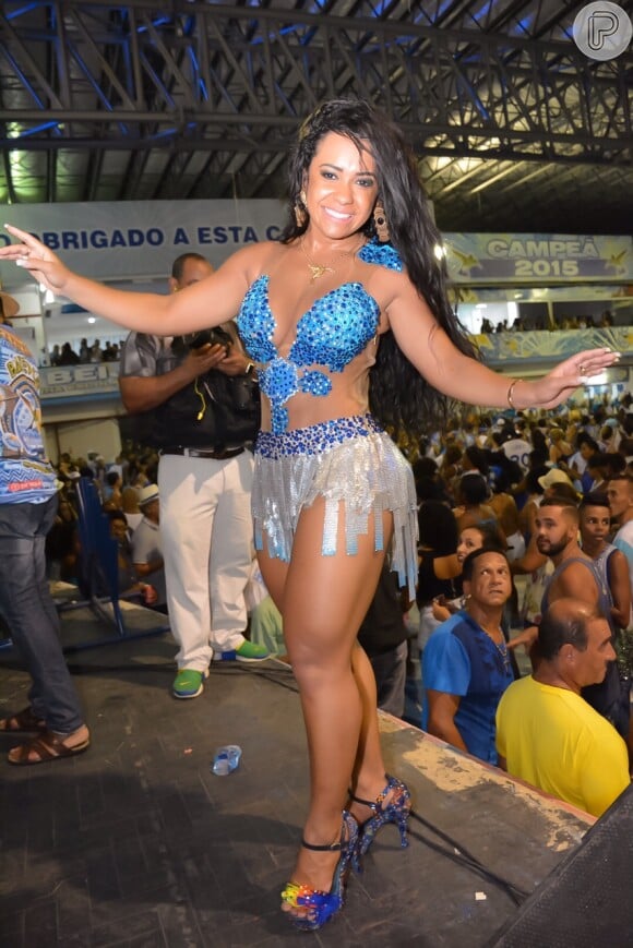 Vídeo: confira a preparação de Raissa de Oliveira, rainha de bateria da Beija-Flor, para o carnaval