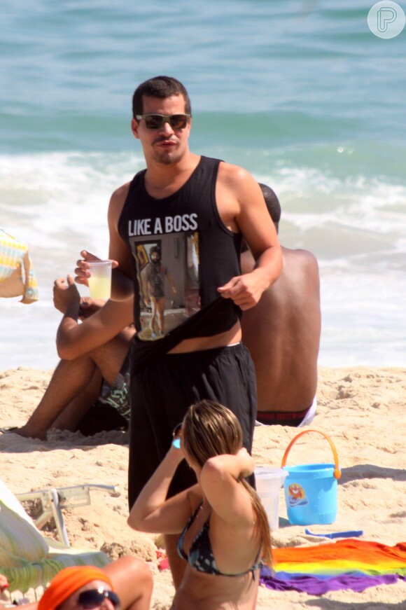 Thiago Martins gosta de praia e é normalmente frequentador das areias do Leblon, na Zona Sul do Rio de Janeiro