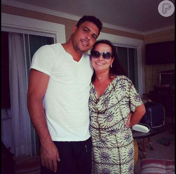 Dona Sônia, mãe de Ronaldo, também estará ao lado do filho no desfile da Gaviões da Fiel