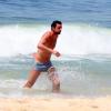 Fred aproveitou o calor para ir à praia do Leblon, no Rio de Janeiro, na manhã desta quarta-feira, 12 de fevereiro de 2014
