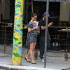 Grávida de 6 meses, Alinne Moraes repete vestido florido e soltinho durante passeio com o namorado, o diretor Mauro Lima, pelas ruas de Ipanema, na Zona Sul do Rio de Janeiro, nesta segunda-feira, 24 de fevereiro de 2014