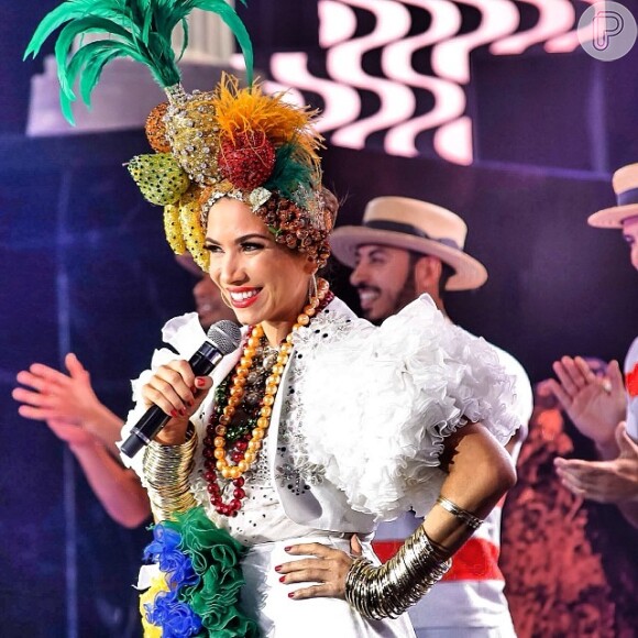Patricia Abravanel se veste de Carmem Mirando no programa 'Máquina da Fama' de Carnaval, exibido em 24 de fevereiro de 2014