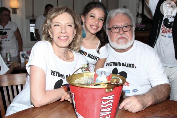 Marilia Gabriela posou ao lado de Ricardo Amaral e sua neta Maria Julia Amaral na Feijoada localizacada Hípica


