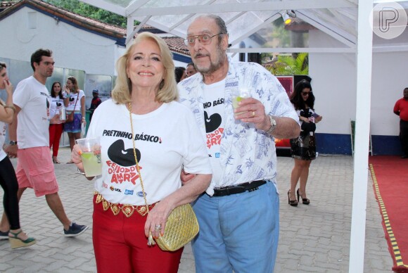 Luiz Carlos Miéle posa com a mulher Anita na Sociedade Hípica Brasileira, Zona Sul do Rio de Janeiro