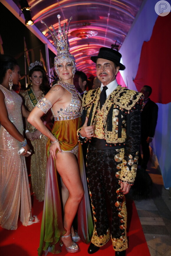 Luana Piovani arrasa ao chegar no Baile do Copa no Hotel Copacabana Palace, no Rio de Janeiro