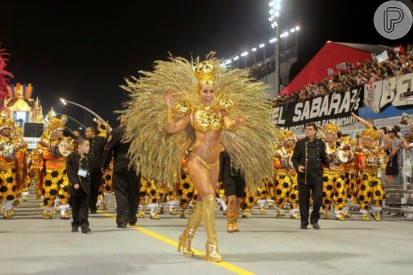 Sabrina Sato também participa do Carnaval da cidade de São Paulo como madrinha da Gaviões da Fiel