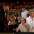 A premiada atriz Meryl Streep teve a ideia de chamar Julia Roberts, que estava sentada atrás dela. Até que Ellen chamou outros atores para se reunirem na 'selfie'