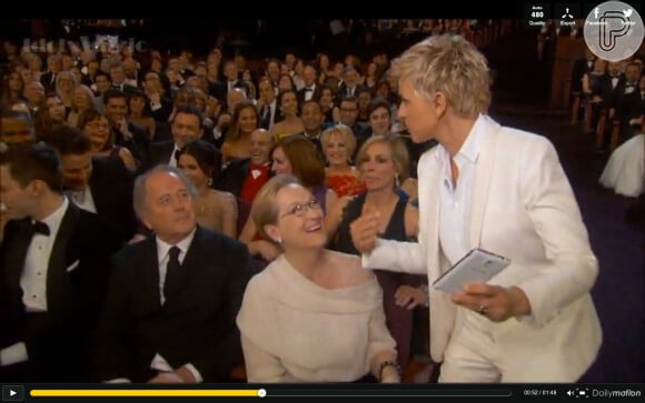 Ellen estava circulando pela plateia da cerimônia quando teve a ideia de tirar fotos com algumas celebridades