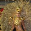Mas Sabrina também brilhou no Carnaval de São Paulo. Madrinha de bateria da Gaviões da Fiel desde 2010, a apresentadora chamou a atenção para seu corpo definido ao usar um biquíni bem pequeno