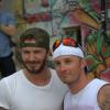 David Beckham esteve no Vidigal, comunidade da Zona Sul do Rio de Janeiro, e posou com fãs por lá