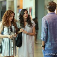 'Em Família': Cadu quer que Marina a ajude a comprar lingerie para Clara