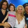Leticia Spiller com a família reunida no Rio de Janeiro