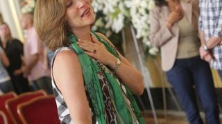 Beth Goulart se emociona ao se despedir do pai, Paulo Goulart: 'Exemplo de amor'