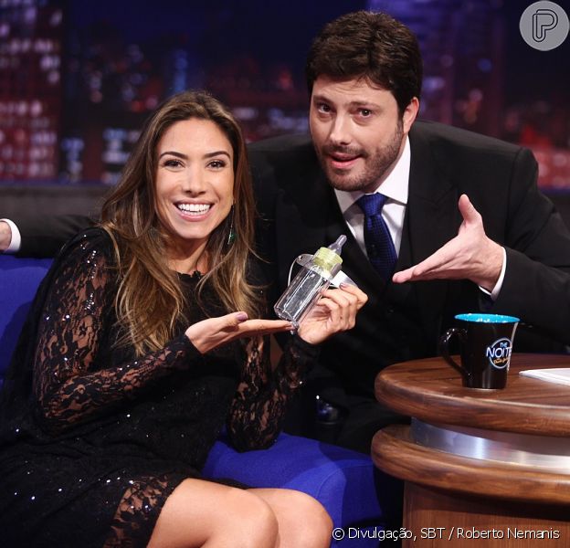 Patrícia Abravanel ganha mamadeira em formato do microfone ...