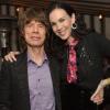 L'Wren Scott, namorada de Mick Jagger, se enforcou com gravata e lenço aos 49 anos, segundo site americano