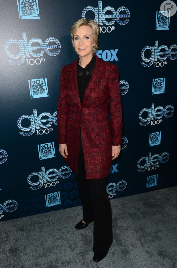 Jane Lynch participa da festa do 100º episódio de 'Glee'