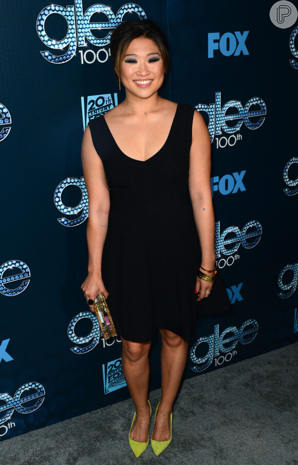 Jenna Ushkowitz participa da festa do 100º episódio de 'Glee'