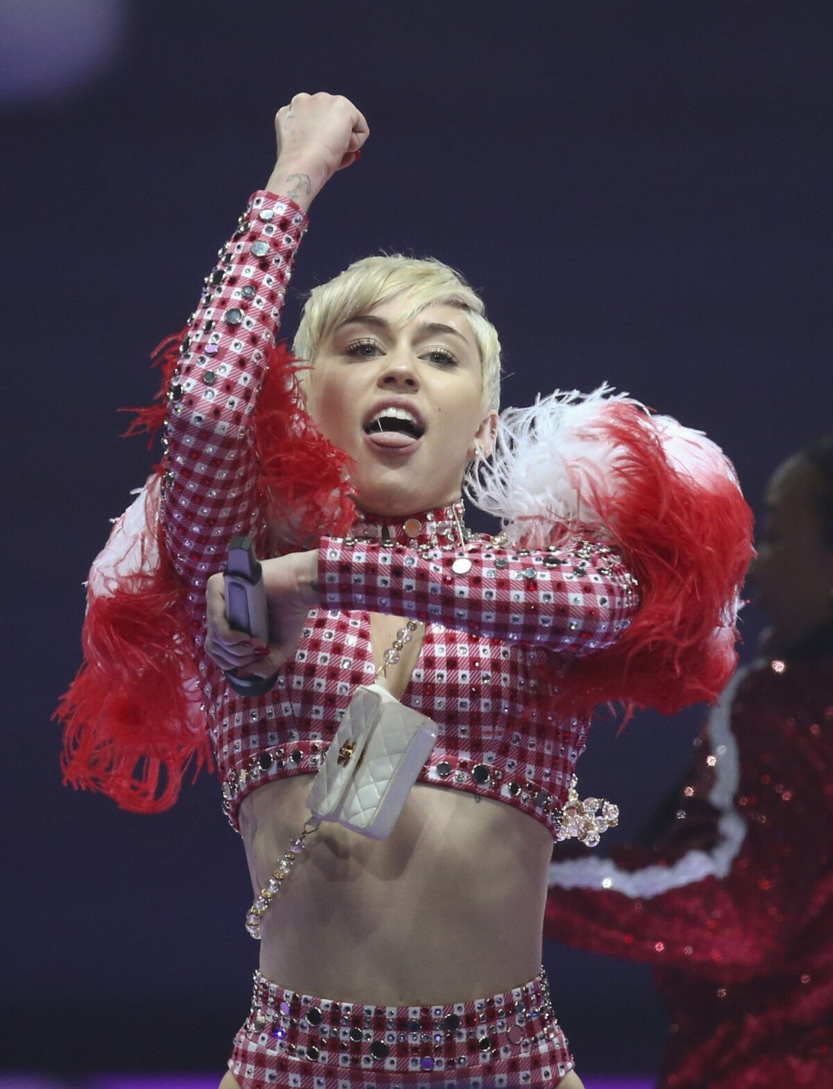 Foto: Miley Cyrus pagou R$ 10 mil em bolo para comemorar o sucesso da ...