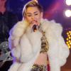 Miley Cyrus abusa da sensualidade em shows
