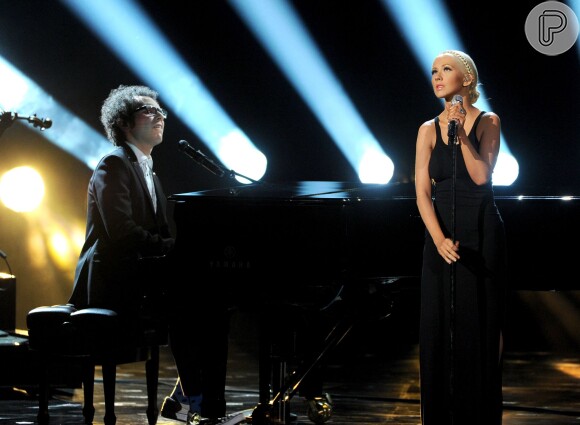 Christina Aguilera não vai se apresentar em luto ao avião desaparecido da Malaysia Airlines