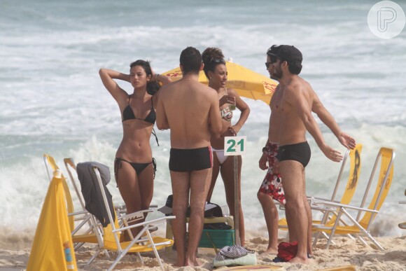 Em seu Instagram, Sheron, que está no ar na novela "Além do Horizonte", da Globo, publicou uma foto ao lado de Yanna e de um amigo e anunciou, animada: 'Nosso escritório é na praia'