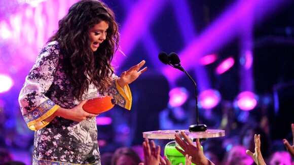 Kids Choice Awards 2014: Selena Gomez ganha Melhor Cantora. 'Garota feliz'