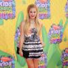Olivia Holt veste Angelyz Balek no Kids Choice Awards 2014