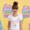 Zendaya veste Osca De la Renta no Kids Choice Awards 2014 