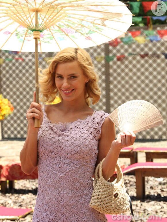 Carolina Dieckmann está se despedindo de Iolanda, sua personagem em 'Joia Rara', que chega ao fim nesta sexta-feira, 4 de abril de 2014