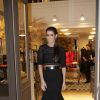 Deborah Secco prestigia lançamento de moda em São Paulo; atriz adotou look com barriga de fora para o evento