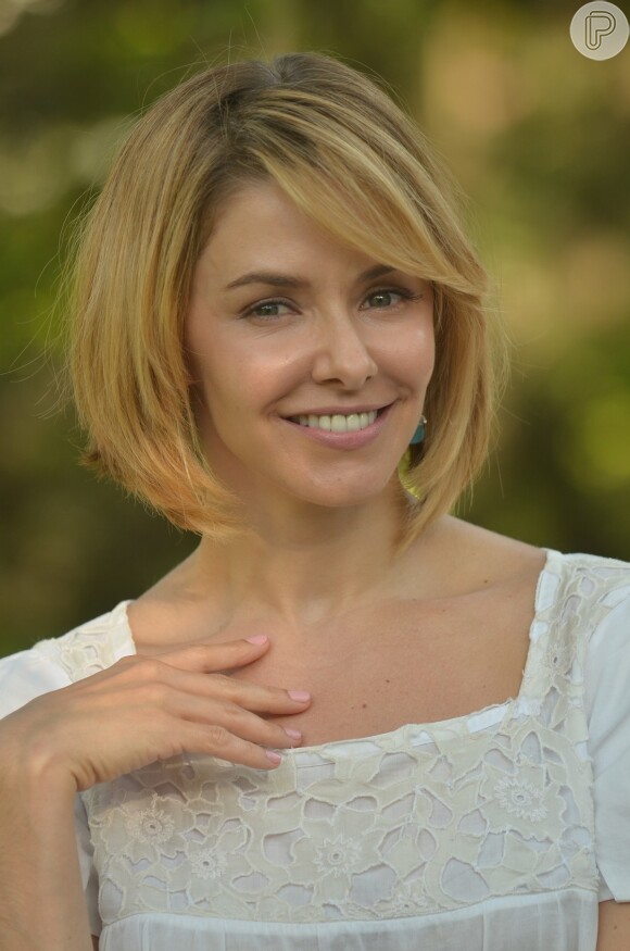 Silvia (Bianca Rinaldi) é cardiologista na novela 'Em Família'