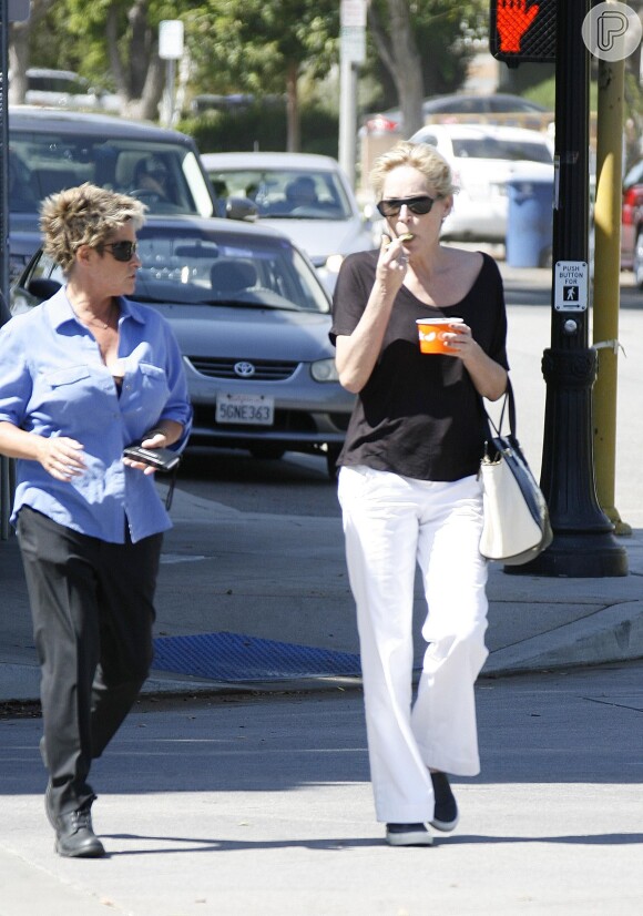 NO WEB. Exclusive - Sharon Stone and a friend grab some Froyo frozen yogurt and then crosses the street against the light. She also skipped putting on makeup today. Burbank, Los Angeles, CA, USA, on April 14, 2014. Photo by Neill J Schutzer/Ramey Agency/ABACAPRESS.COM15/04/2014 - Los Angeles