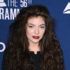 Lorde cancela turnê na Austrália por causa de infecção pulmonar, em 22 de abril de 2014