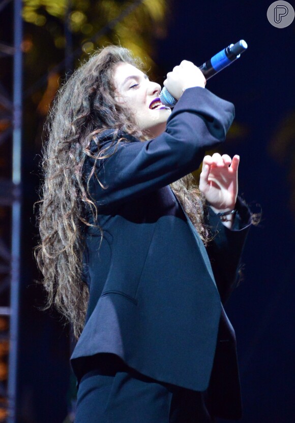 Lorde afirmou que só voltará aos palcos em novembro