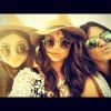 Selena também parou de seguir Kendall e Kylie Jenner, irmãs da socialite Kim Kardashian, e apagou a foto que publicou as amigas durante o Coachella
