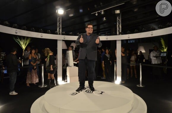 O divertido Leandro Hassum também subiu ao palco montado no espaço para dar as boas-vindas à nova novela das sete, 'G3R4ÇÃO BR4SIL'