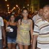 Juliana Alves chega ao evento com vestido bem curto e transparente